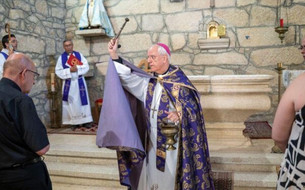 Novo roubo na igrexa de Parada de Ribeira: rouban obxectos de valor e profanan o sagrario