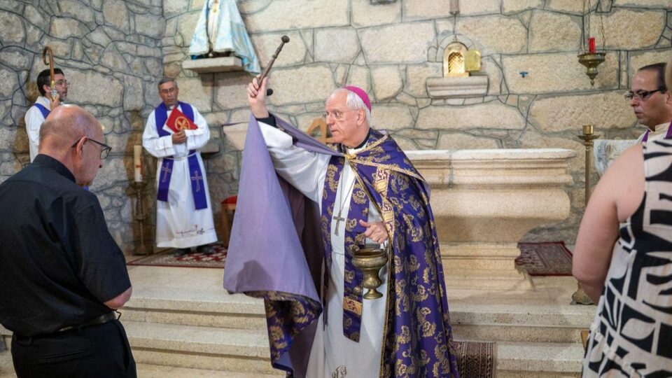Novo roubo na igrexa de Parada de Ribeira: rouban obxectos de valor e profanan o sagrario
