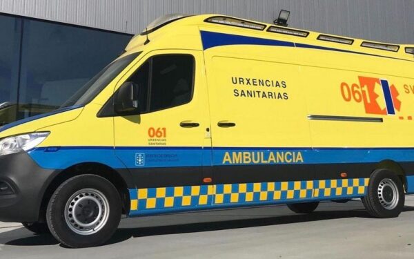 Un motorista resulta ferido tras saírse da vía en Rairiz de Veiga
