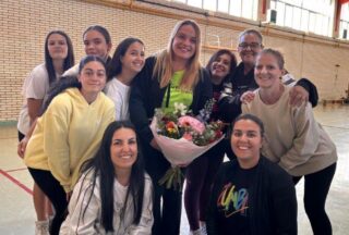 As alumnas de +Deporte en Xinzo celebran o aniversario da súa monitora