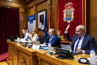 A Deputación de Ourense impulsará o transporte aos polígonos e melloras no abastecemento de auga