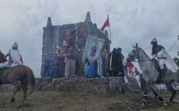 A Romaría da Saínza de Rairiz de Veiga congrega a miles de persoas na súa batalla histórica