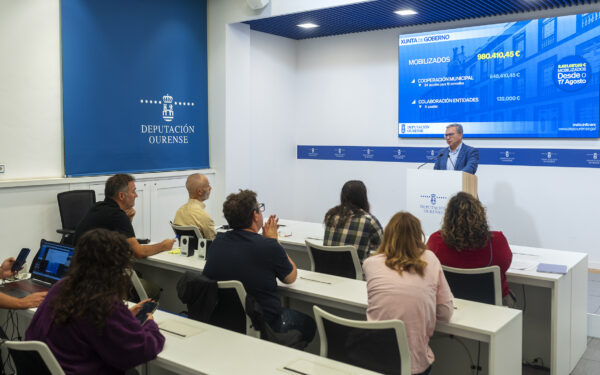 A Deputación de Ourense reparte case un millón de euros en axudas para 16 concellos e entidades