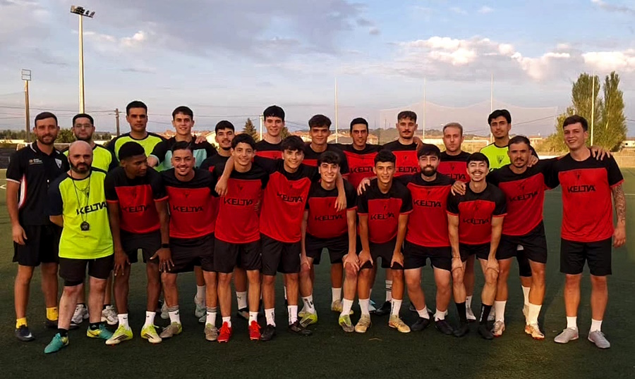 O cadro de xogadores e técnicos do filial na Segunda Futgal
