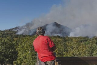 Controlado o incendio forestal de Calvos de Randín tras queimar 518 hectáreas