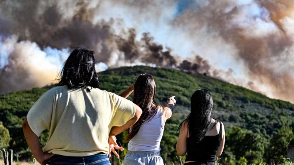 Desactivada a emerxencia polo incendio en Calvos de Randín