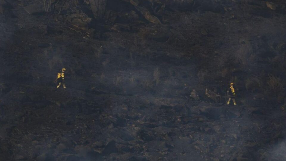 Controlado o incendio de Calvos de Randín tras arrasar 460 hectáreas