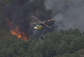 Un incendio arrasa 350 hectáreas en Calvos de Randín e convértese no maior do ano en Ourense