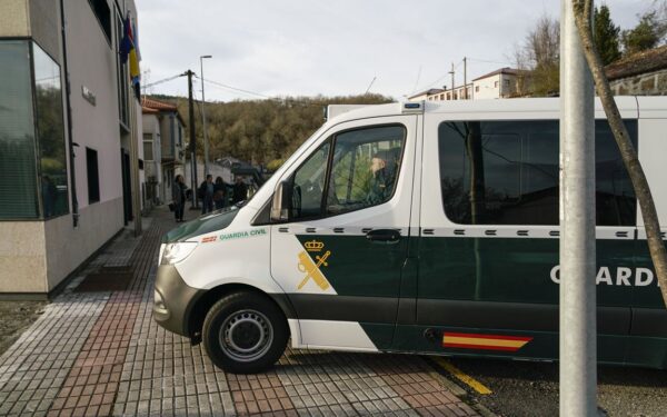 O informático do Concello de Xinzo detido por roubar a un constructor segue en prisión