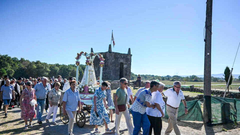 FOTOGALERÍA | A procesión da Nosa Señora da Mercé marca o inicio da Romaría da Saínza 2026