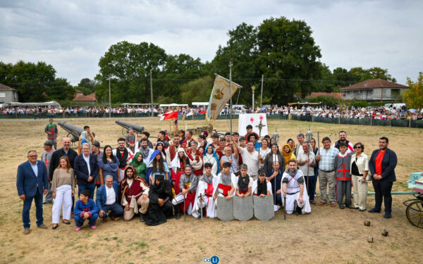 A Saínza revive a tradicional batalla entre mouros e cristiáns
