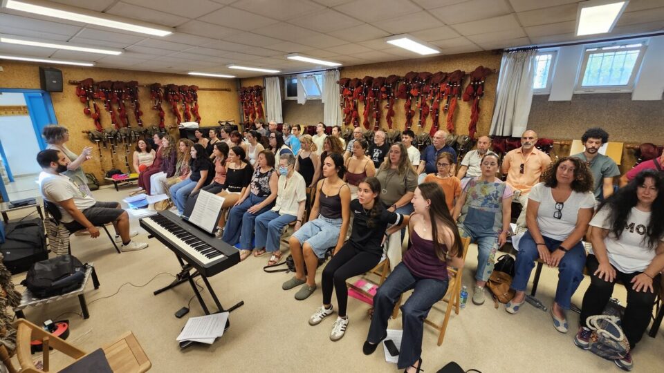 A UNED e Esmuli crean un novo coro para tocar a música de "O Señor dos Anéis"
