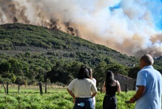 Investigan as causas do incendio de Calvos de Randín tras arrasar 460 hectáreas