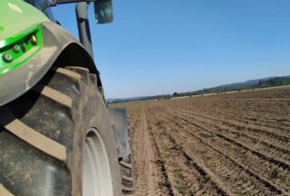391 agricultores de Ourense reciben máis de medio millón de euros en axudas para fertilizantes