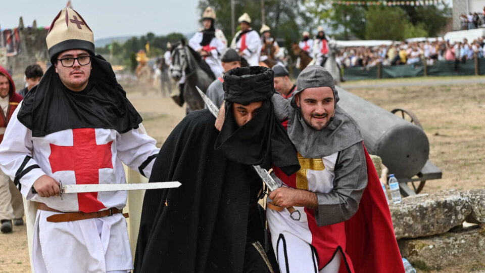 A Saínza volve triunfar coa súa histórica festa de mouros e cristiáns