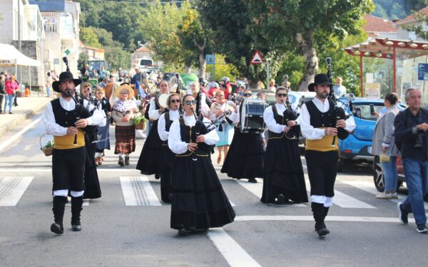 O desfile "O rural e a pataca" encheu de música as rúas