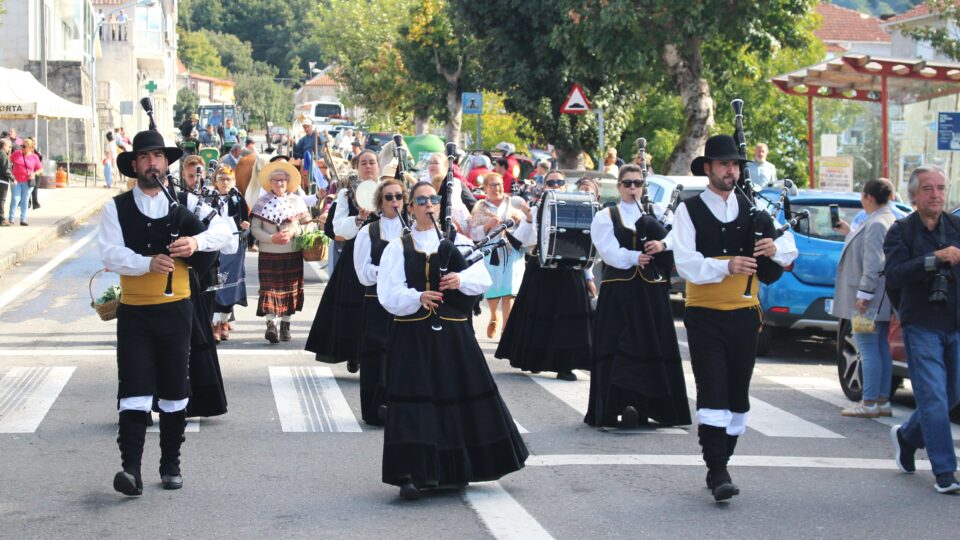 O desfile "O rural e a pataca" encheu de música as rúas