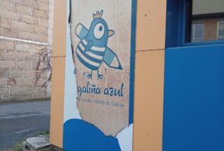 As familias da escola infantil Galiña Azul denuncian que segue a chover dentro do centro