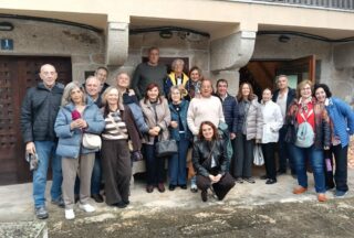 Alumnos do Programa para Maiores visitan a Lagoa de Antela