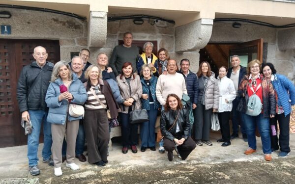 Alumnos do Programa para Maiores visitan a Lagoa de Antela
