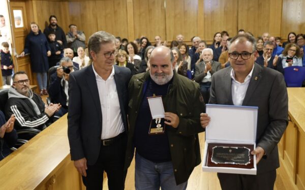 Xinzo entrega a súa Medalla de Ouro ao mestre Xosé Manuel García Lorenzo