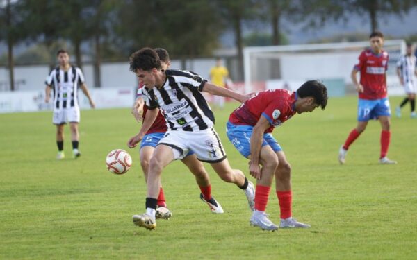 Antela e Barco empatan nun disputado derbi en Xinzo