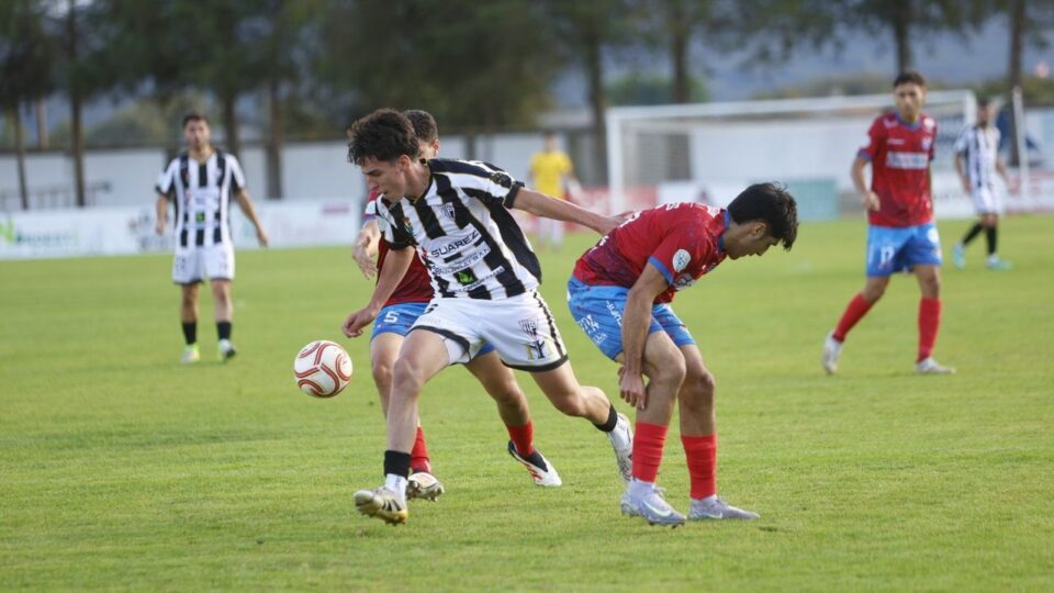 Antela e Barco empatan nun disputado derbi en Xinzo