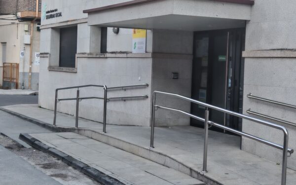Dis que din que o concello de Xinzo ten a conta de correo das queixas e suxestións de adorno