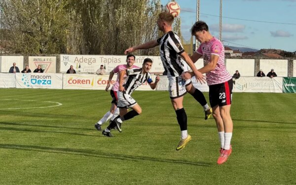 O Antela firma un empate ante o Lalín nunha pelexada segunda parte