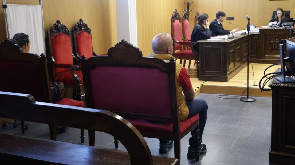 A Fiscalía pide 23 anos de cárcel para os pais dunha bebé maltratada en Ourense