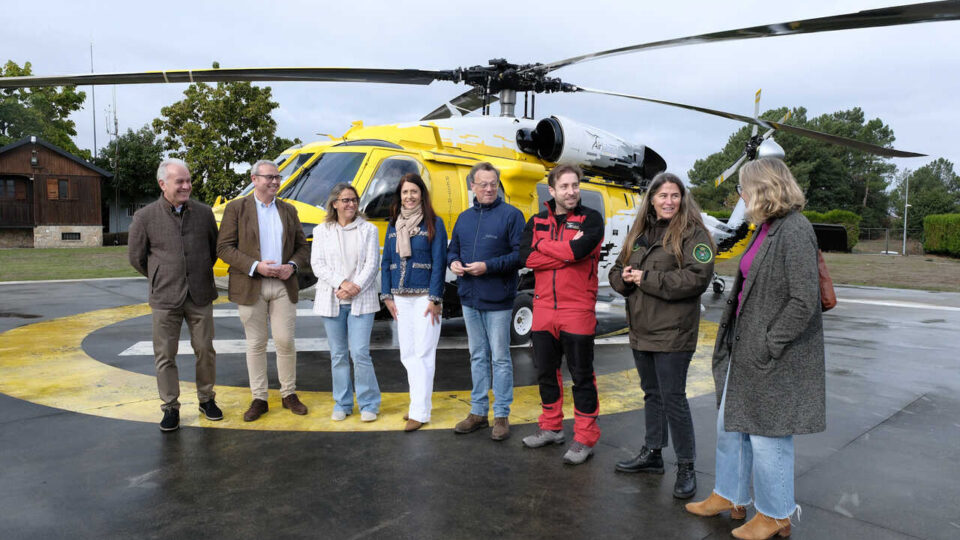 El nuevo helicóptero Black Hawk refuerza la lucha contra los incendios forestales en Galicia | NOTICIAS XINZO