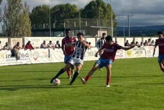 Bruno Pío salva ao Antela dunha goleada ante o Barco