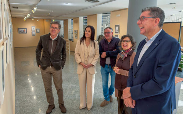 Xinzo acolle unha exposición sobre o humorista gráfico Antonio Mingote