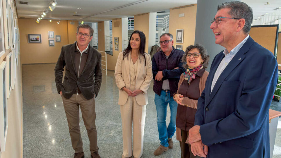 Xinzo acolle unha exposición sobre o humorista gráfico Antonio Mingote