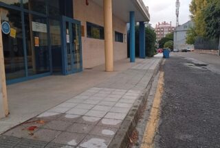 As familias da escola infantil Galiña Azul de Xinzo denuncian que o Concello incumpre as promesas de reforma