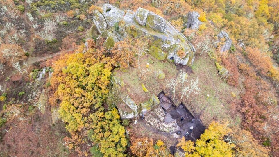 Comezan as escavacións no Castelo da Picoña, en Calvos de Randín