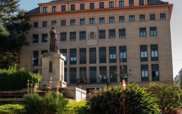 Ocho años de cárcel por tres agresiones sexuales en un mismo día a la hija de su pareja en Xinzo