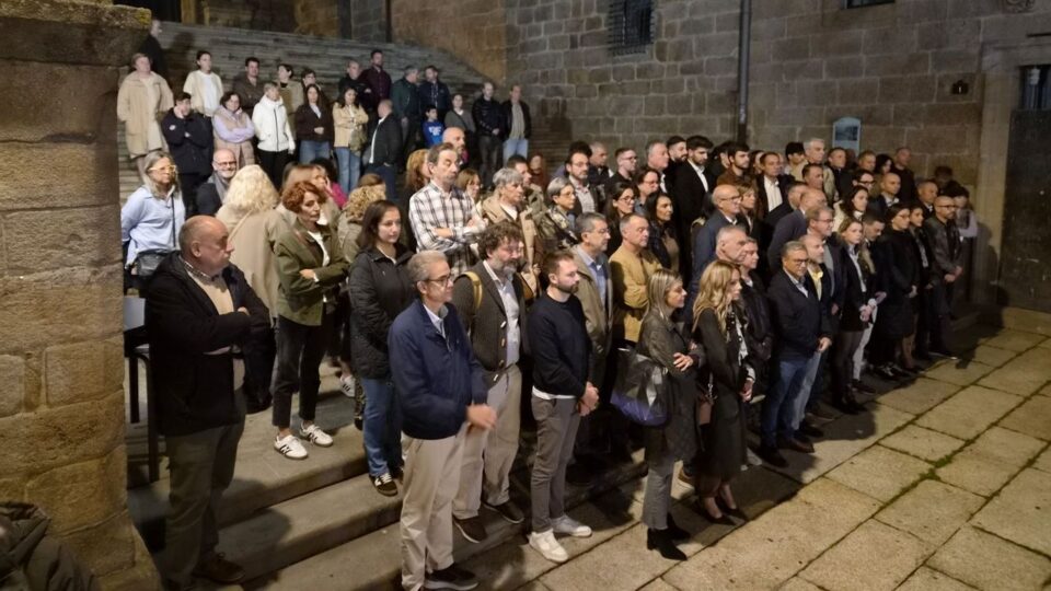 Ourense garda un minuto de silencio polas vítimas do accidente ferroviario de Toledo