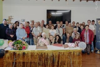 A veciñanza de Laroá celebra os 103 anos de Rosa García