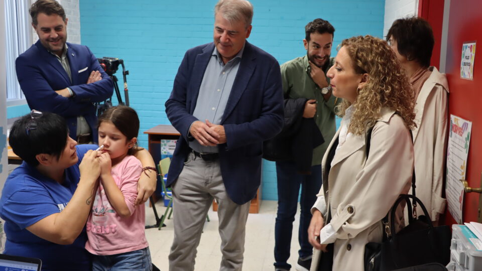 A vacinación contra a gripe nos colexios de Ourense busca acadar o 60 % de participación