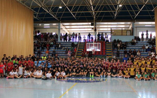 O pavillón de Xinzo acolleu a 200 nenos no XIII Torneo Vilas Minibasket