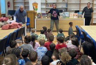 A Biblioteca de Xinzo celebra o Día das Bibliotecas con escolares e novos libros