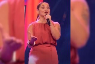 Esmeralda Fernández, de Xinzo, triunfa no "La Voz Portugal"