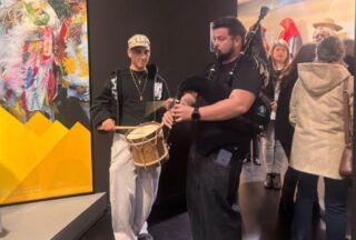 O artista Kid Mount celebra o Entroido nas rúas de Xinzo